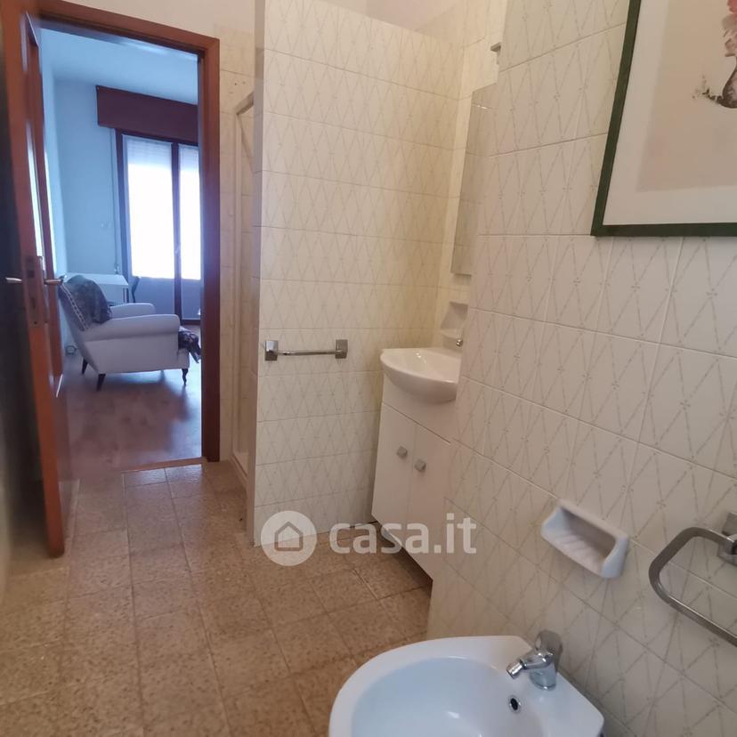 Stanza in Via Ludovico Ariosto 9 — foto 9 di 12