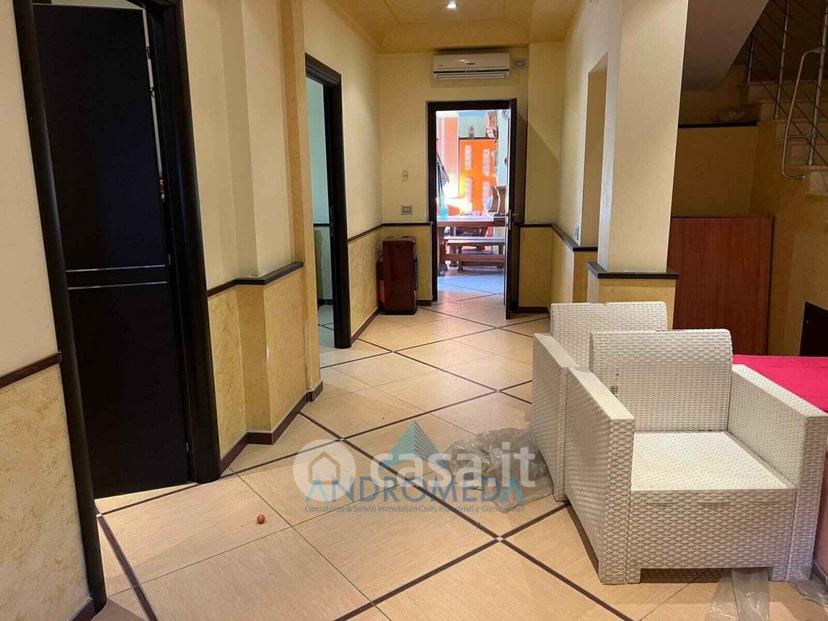 Villa in Via Domiziana — foto 13 di 27