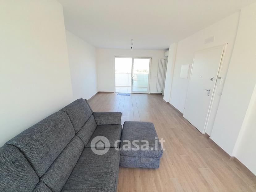Appartamento in Via Mario Ronzini — foto 2 di 51