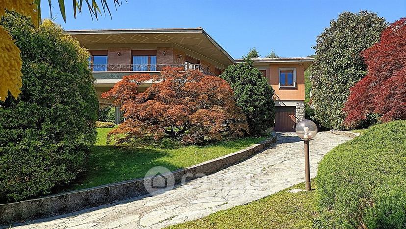 Villa in Via Spluga 32 — foto 31 di 38
