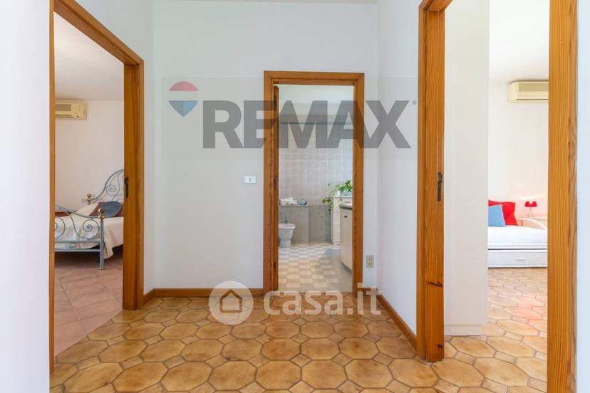 Villa in Via Bartolomeo Colleoni 10 — foto 9 di 46