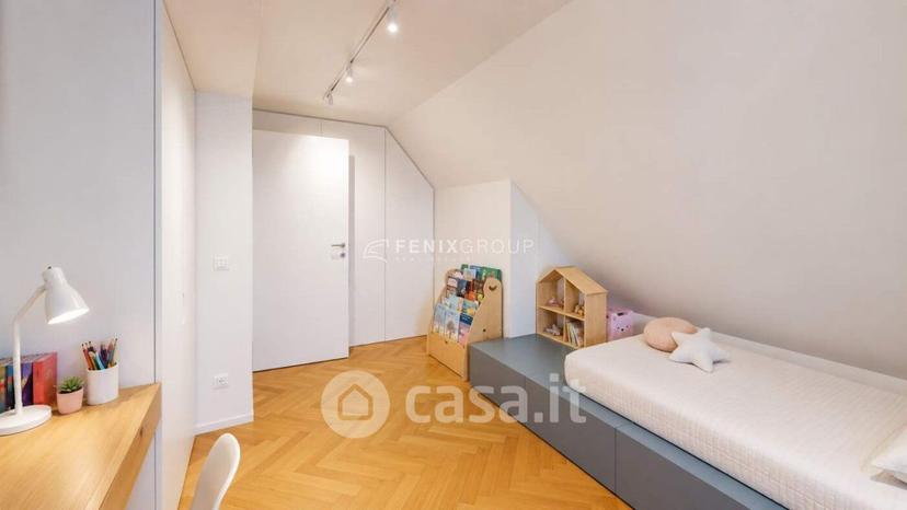 Quadrilocale in Via Ugo Foscolo 46 — foto 2 di 39