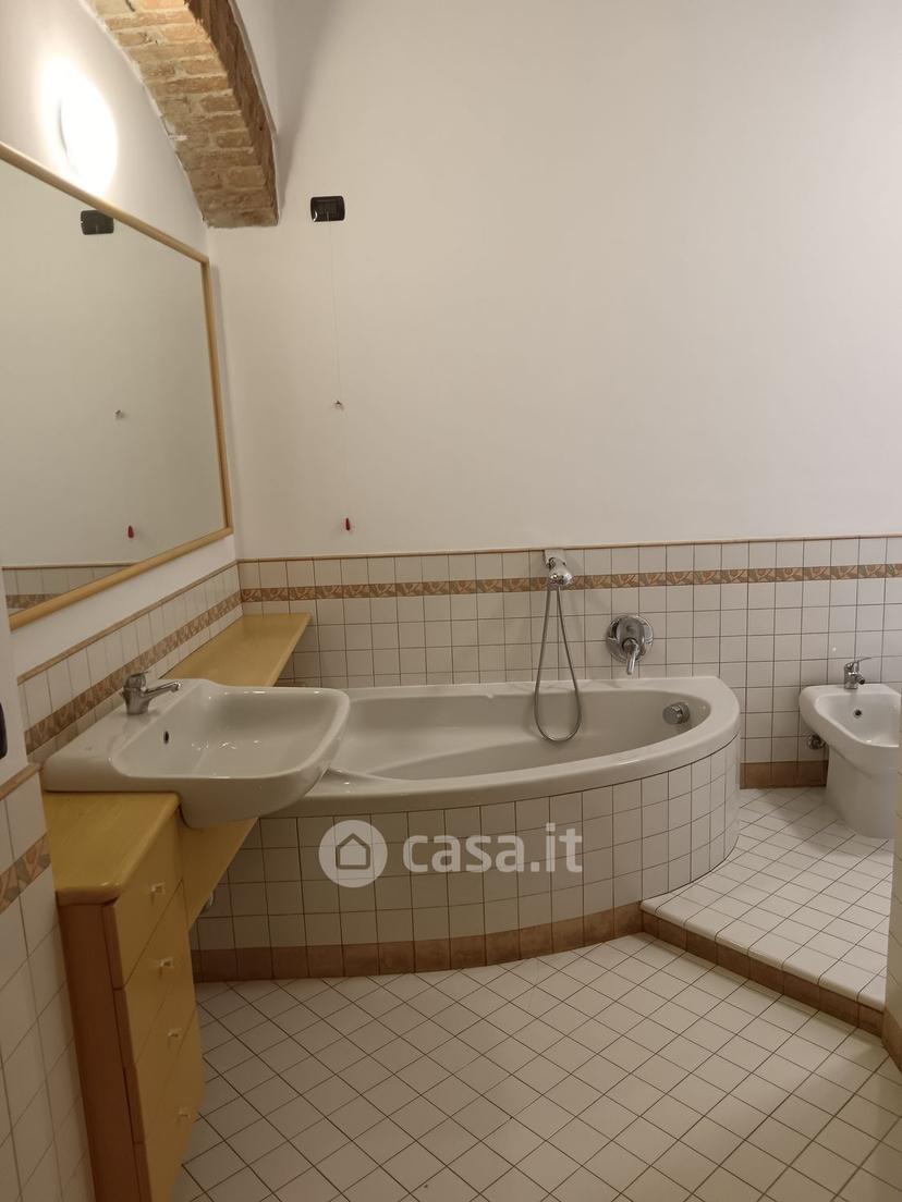 Stanza in Via San Giorgio — foto 4 di 10