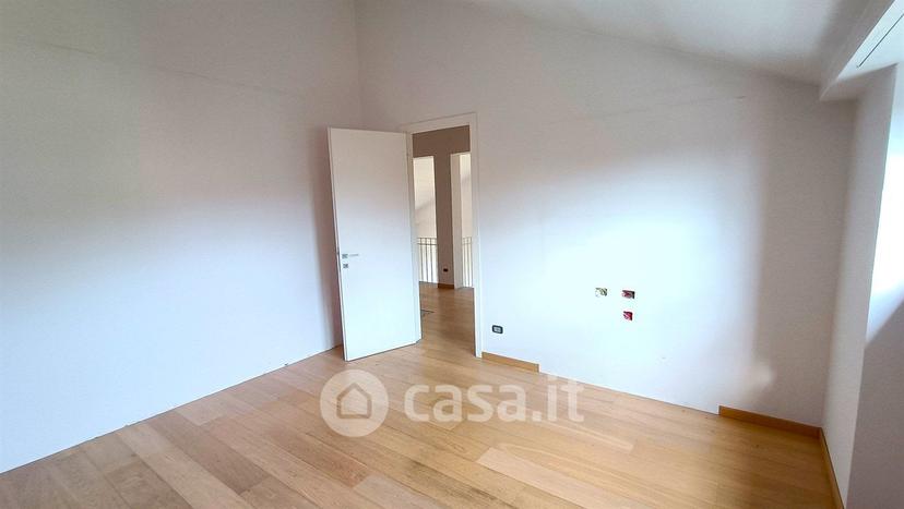 Appartamento in Via Ugo Foscolo 12 — foto 5 di 57