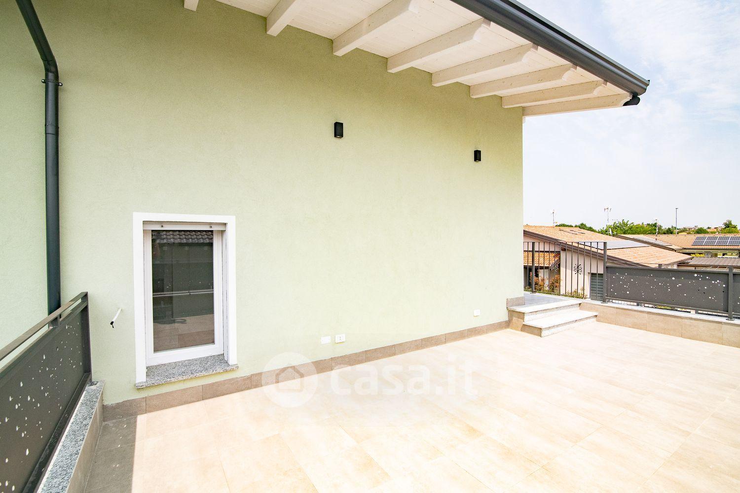 Villa in Via Mario Baratta