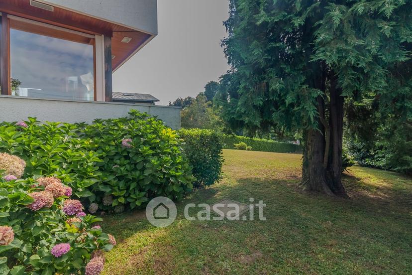 Villa in Via Como 19 — foto 32 di 32