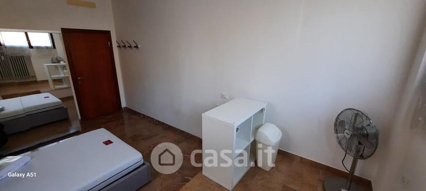 Stanza in Via Giacomo della Torre 2 — foto 9 di 15