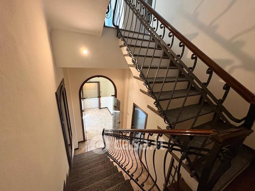 Villa in Via Vittorio Alfieri 2 — foto 2 di 78