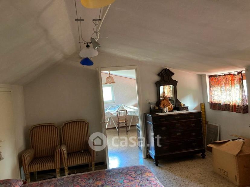 Villa in Via Combaluetto 1 — foto 3 di 22