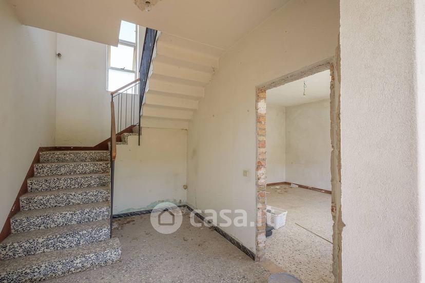 Villa in Via dei Cedri 22 — foto 8 di 37