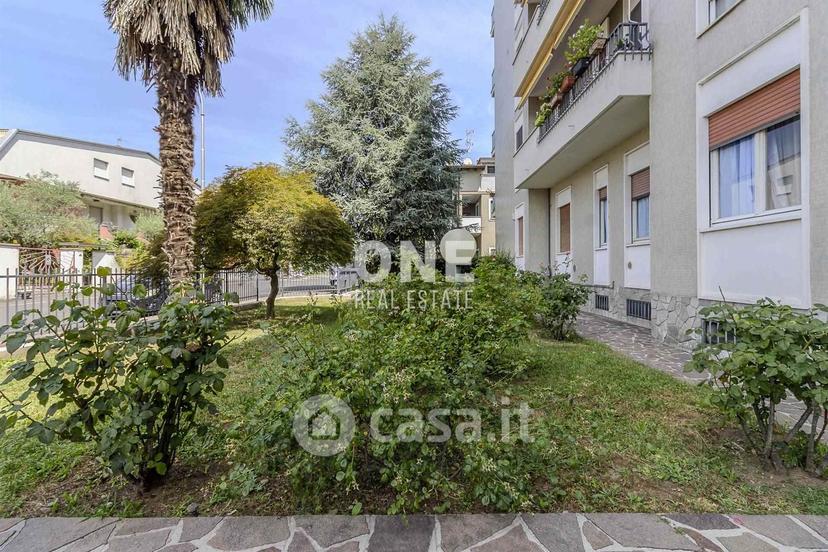 Trilocale in Via Grazia Deledda 23 — foto 5 di 41