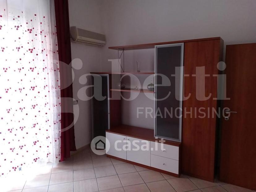 Bilocale in Via Fiume 15 — foto 9 di 30