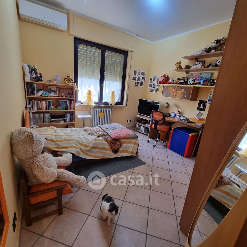 Villa in Via Ugo Foscolo 28 — foto 32 di 43