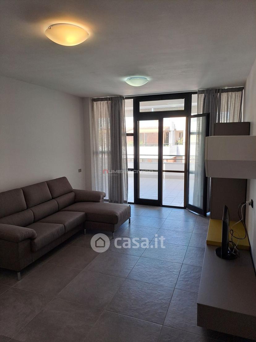 Stanza in Via Francesco Petrarca — foto 9 di 17