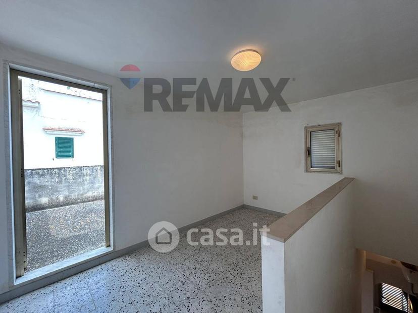 Quadrilocale in Via Fratelli Cocle 13 — foto 9 di 37