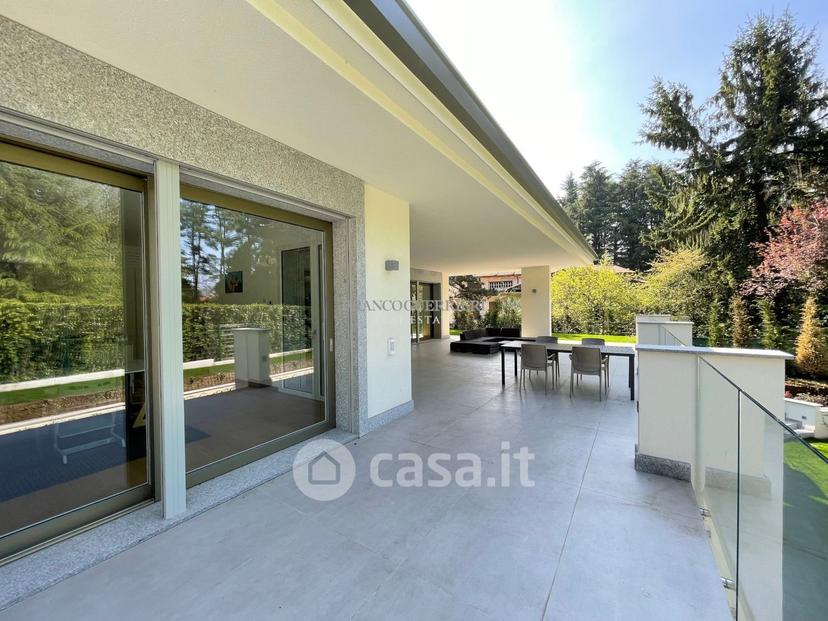 Villa in Via Alcide de Gasperi — foto 10 di 29