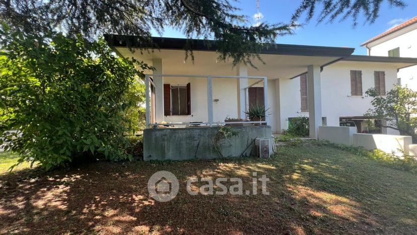 Villa in Via A. Volta — foto 7 di 15