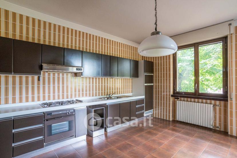 Villa in Via Pozzi — foto 10 di 28