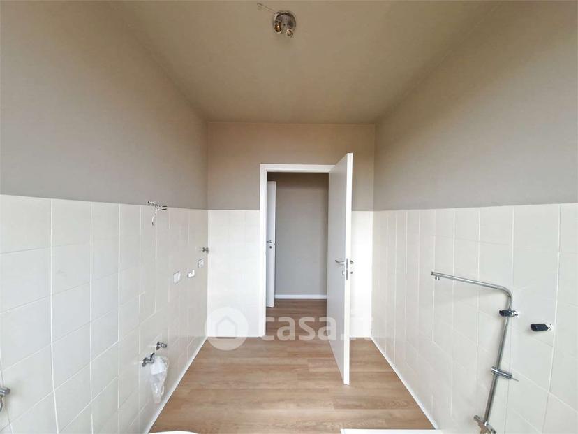 Trilocale in Via IV Novembre 50 — foto 4 di 38