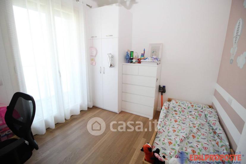 Trilocale in Via Pietro Maroncelli 26 — foto 4 di 31