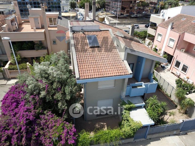 Villa in Via Bartolomeo Colleoni 10 — foto 20 di 46