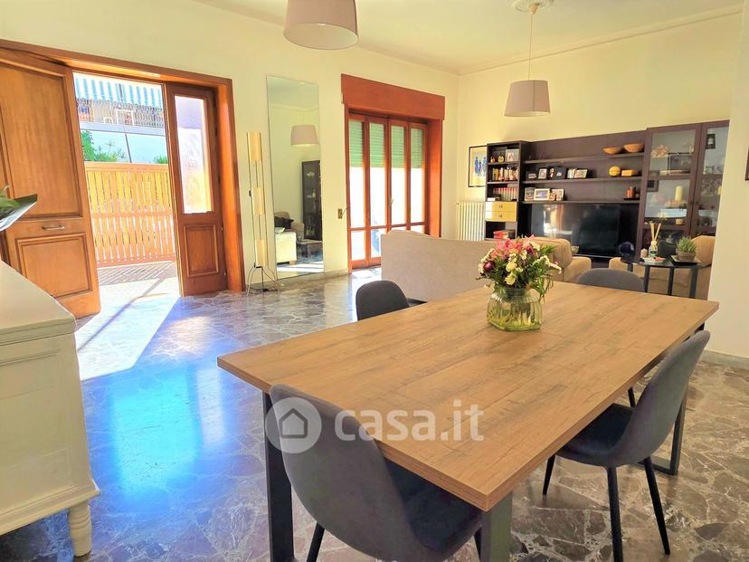 Quadrilocale in Via Toma 19 — foto 7 di 39