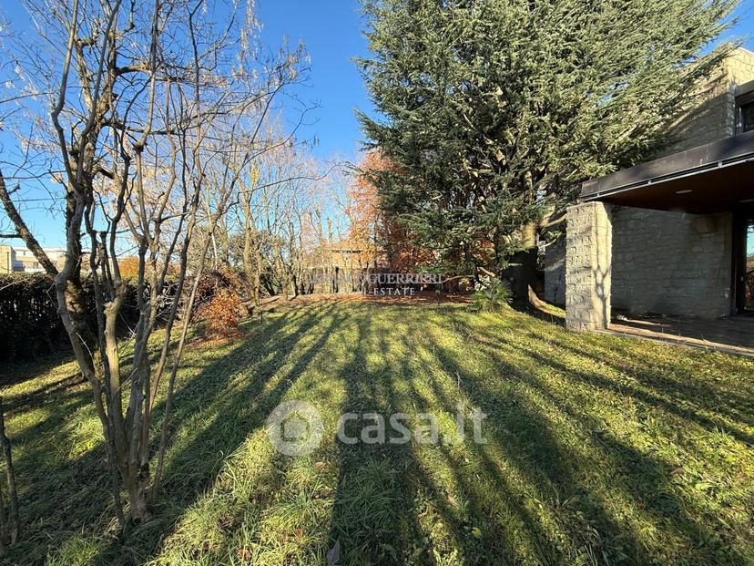 Villa in Via Alcide de Gasperi — foto 26 di 38