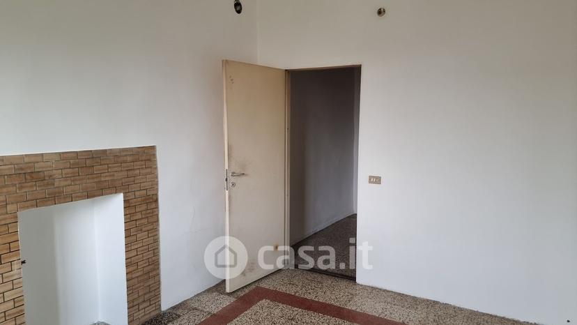 Trilocale in Piazza C. B. Cavour 2 — foto 14 di 28