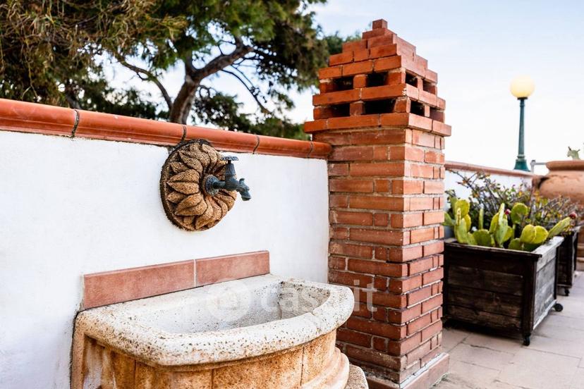 Villa in Lungomare Cristoforo Colombo 2039 — foto 4 di 28