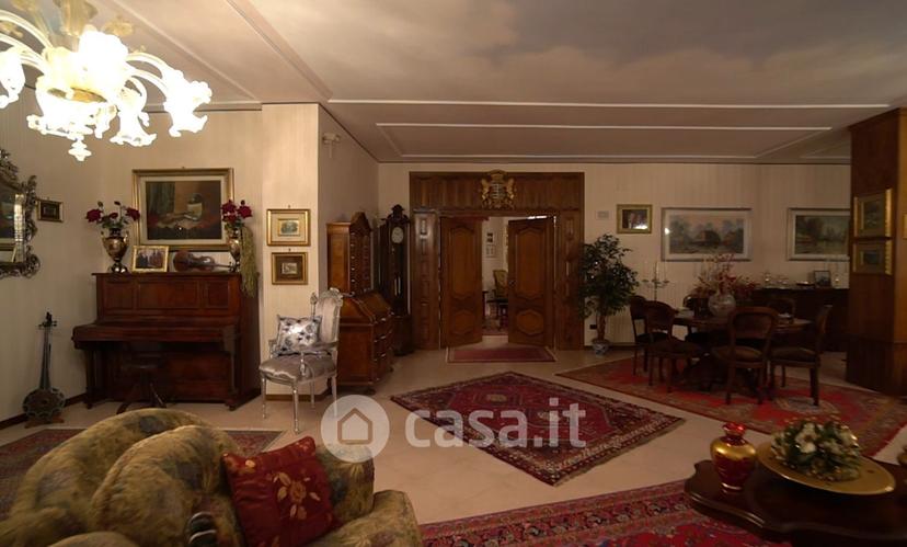 Villa in Via dei Carpini 1 — foto 13 di 51