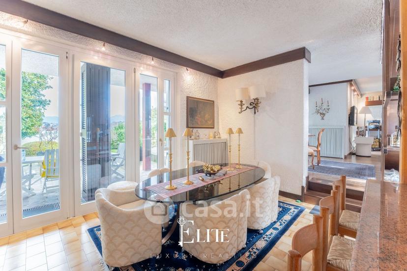 Villa in Via Luigi Cadorna 1800 — foto 25 di 42