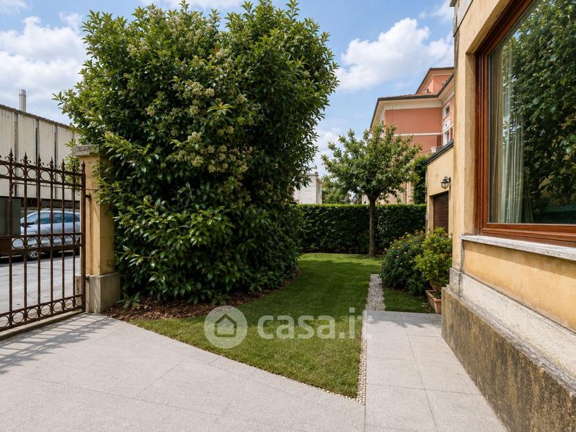 Villa in Via Zara — foto 43 di 47