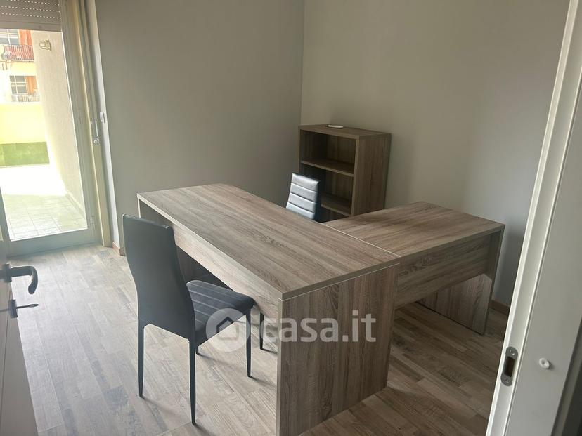Stanza in Piazza Roma — foto 10 di 23