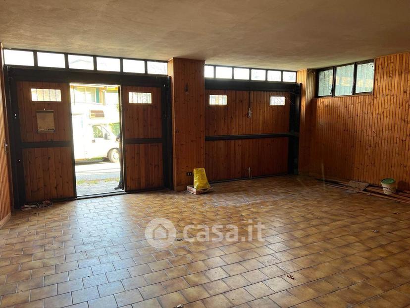 Villa in Via Massimo d'Azeglio 4 — foto 18 di 55