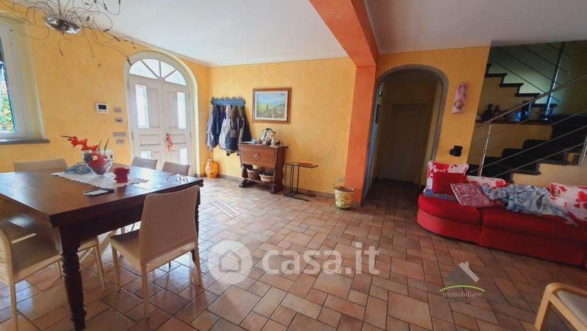 Villa in Via di Montecarlo 5 — foto 7 di 23