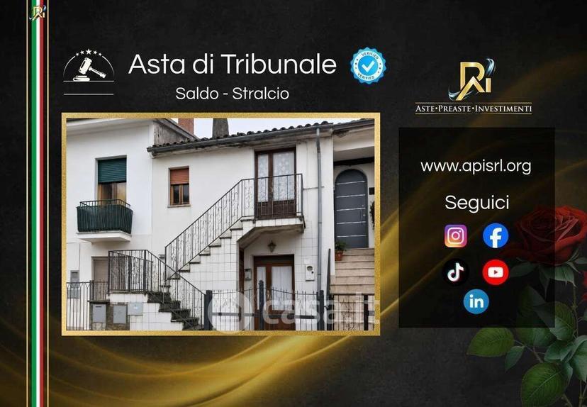 Trilocale in Via Monache 18 — foto 8 di 44