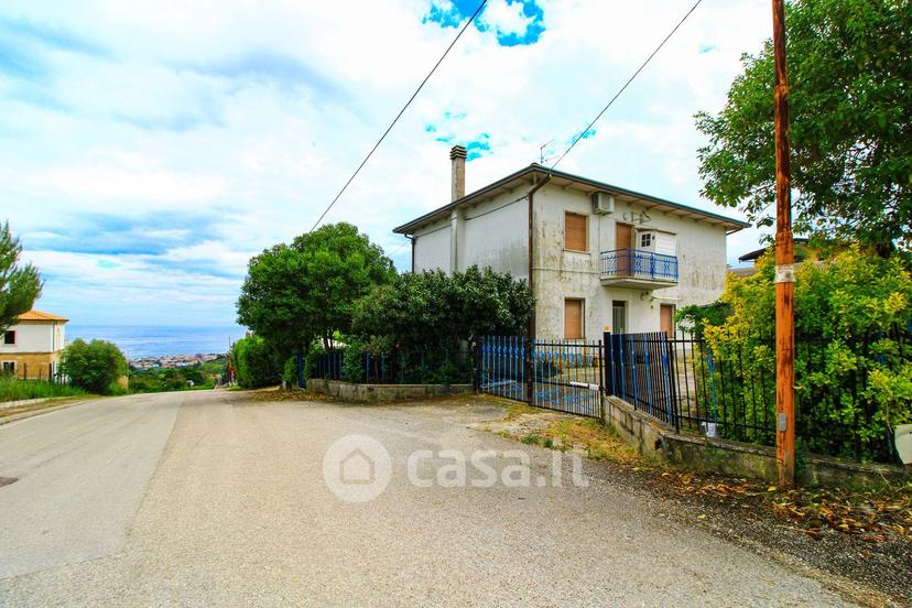 Quadrilocale in Via Badette 49 — foto 13 di 28