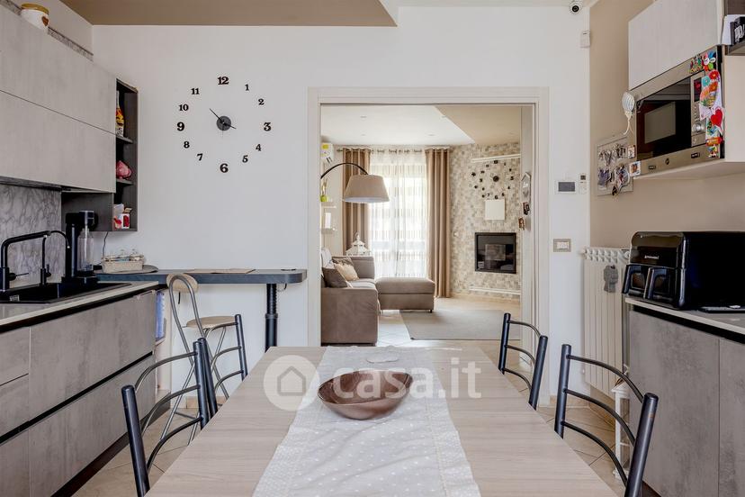 Quadrilocale in Via Ugo Foscolo 15 — foto 17 di 37