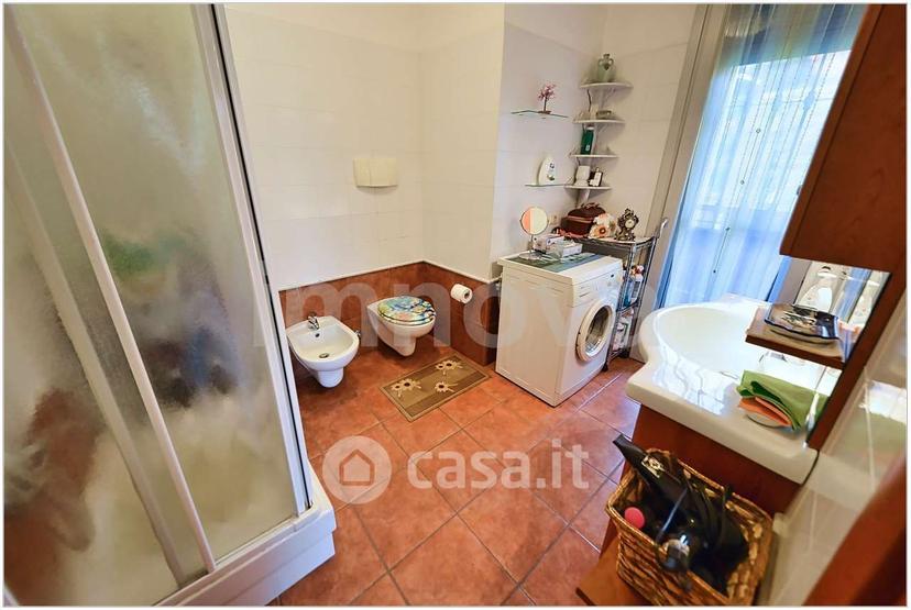 Trilocale in Viale Italia 17 — foto 8 di 24