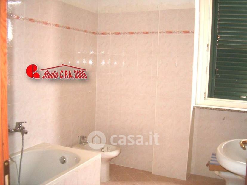 Trilocale in Via Alessandro Manzoni 10 — foto 2 di 45