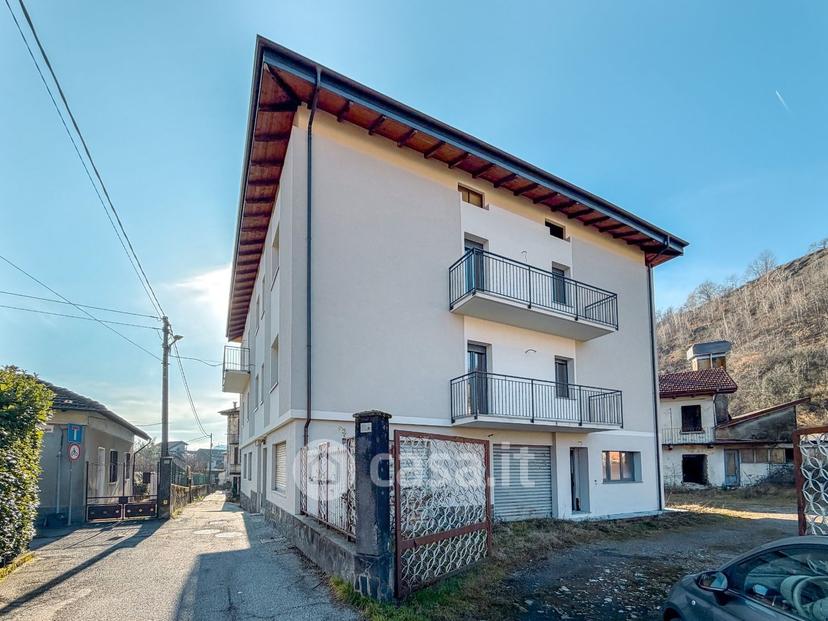 Trilocale in Via Fucine 4 — foto 10 di 36