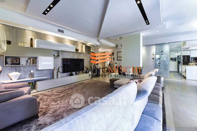 Appartamento in Viale Regina Margherita 11 — foto 11 di 59