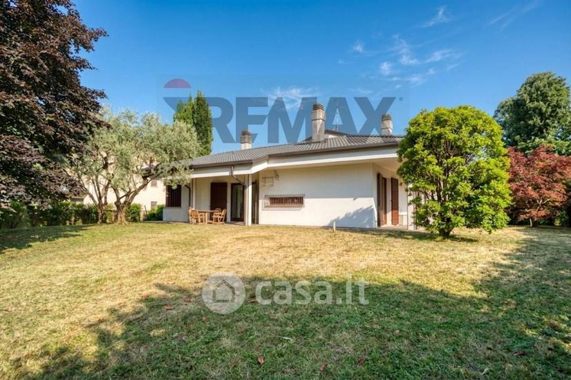 Villa in Via G. Rossa 2 — foto 13 di 22