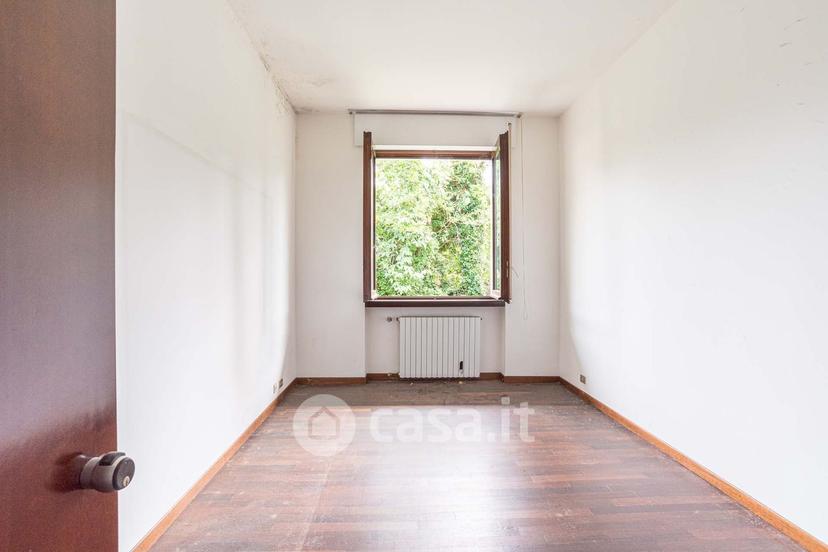 Villa in Via Pozzi — foto 16 di 28