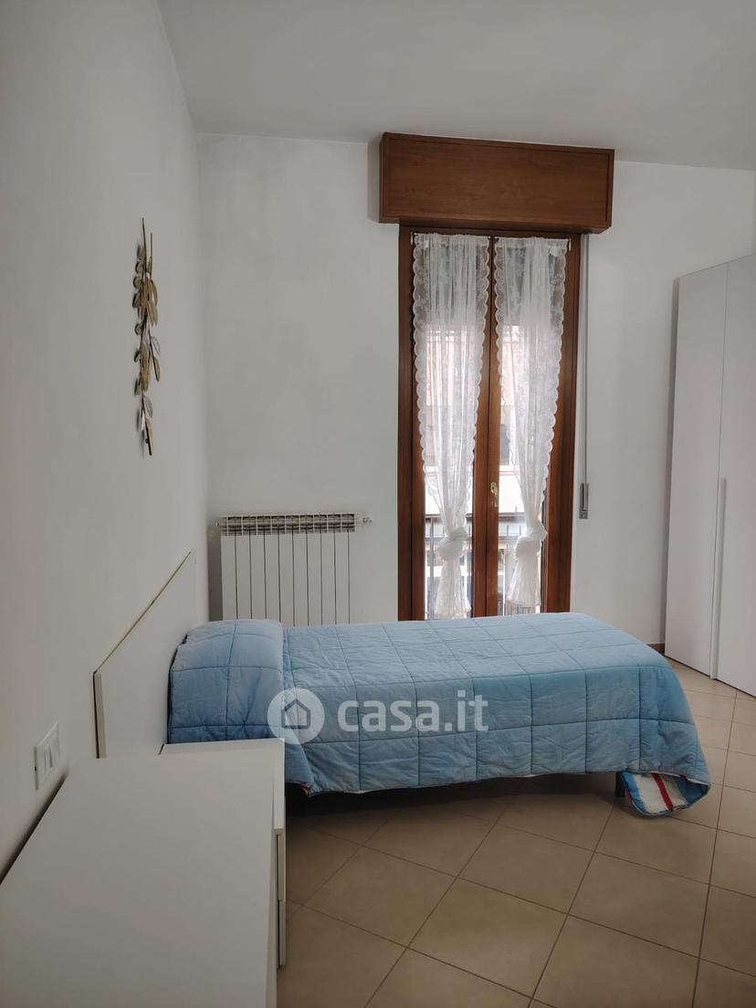 Stanza in Via Giacomo Battistini 3 — foto 9 di 16