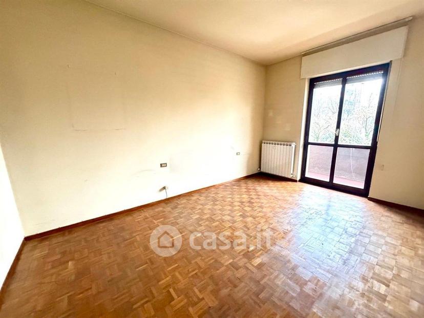 Trilocale in Via Luca della Robbia 1 — foto 3 di 29