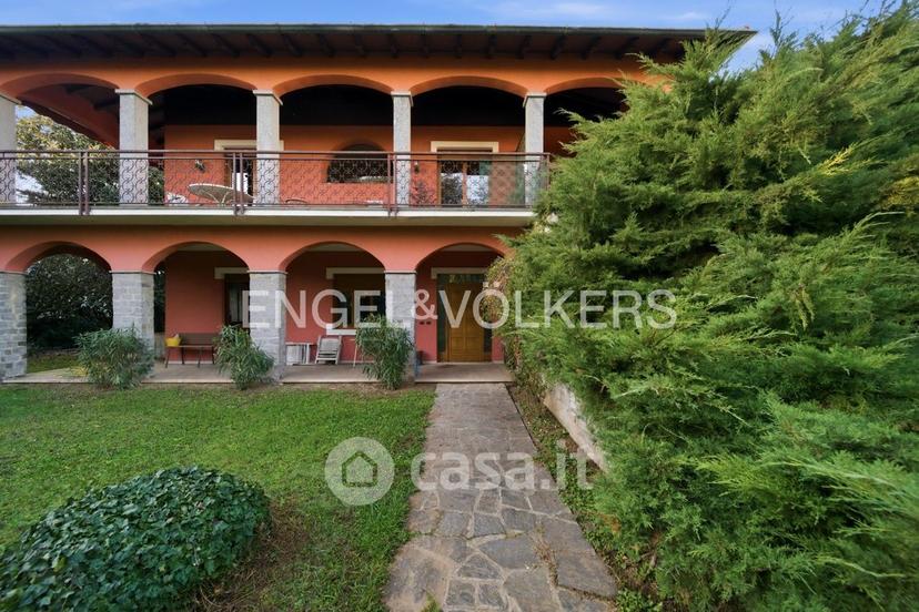 Villa in Via Caduti della Liberazione 32 — foto 14 di 35
