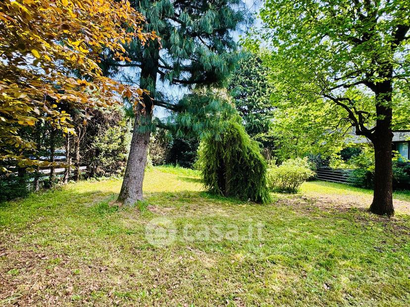 Villa in Via Giosuè Carducci 20 a — foto 32 di 182
