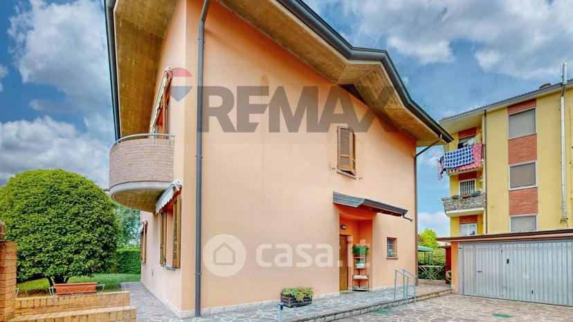 Villa in Via Fratelli Rosselli — foto 43 di 74
