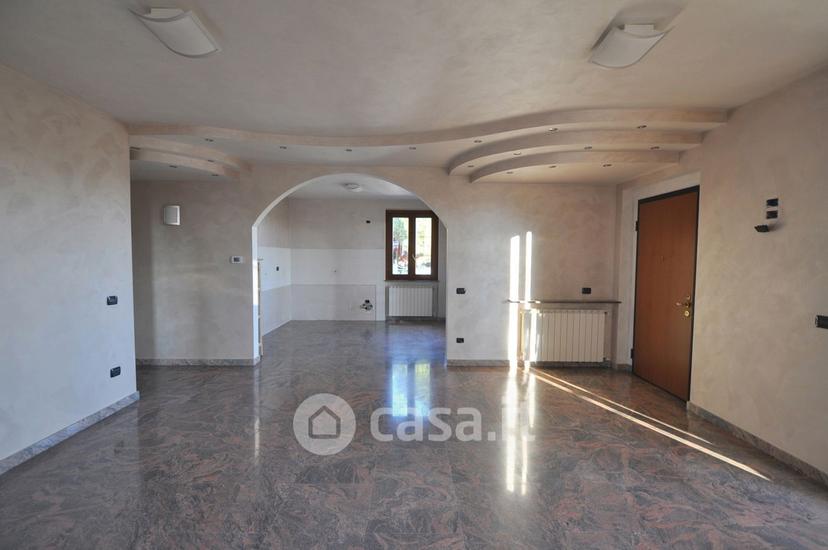 Villa in Via Sandro Pertini 5 — foto 6 di 32